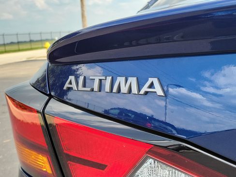 Certified 2023 Nissan Altima 2.0 SR FWD image 6