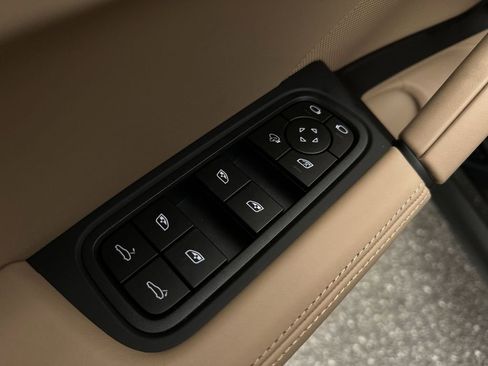 New 2026 Porsche Cayenne S image 9