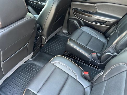 Used 2023 GMC Acadia AT4 w/ Preferred Package AWD/4WD image 12