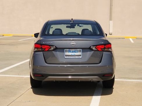 Used 2024 Nissan Versa SV FWD image 5