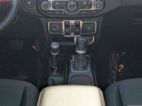 Used 2022 Jeep Wrangler Unlimited Sahara image 17