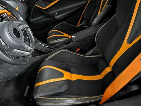 Used 2018 McLaren 720S RWD image 22