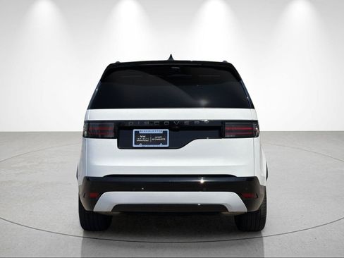 Used 2024 Land Rover Discovery Dynamic SE AWD/4WD image 4