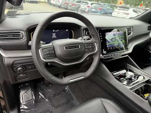 Certified 2024 Jeep Wagoneer L Series II w/ Flexible Seating Group AWD/4WD image 2
