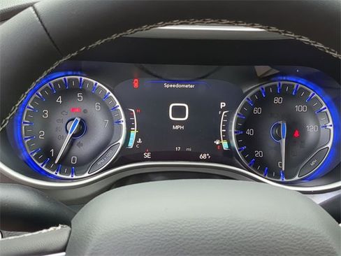 New 2025 Chrysler Voyager LX image 32