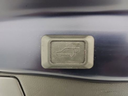 Used 2020 Toyota RAV4 XSE w/ XSE Grade Weather Package AWD/4WD image 33