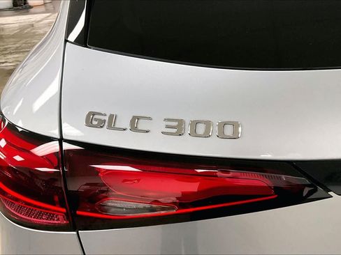 Used 2026 Mercedes-Benz GLC 300 4MATIC image 34