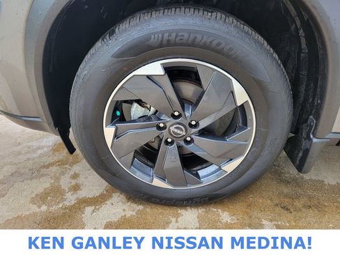 Certified 2026 Nissan Rogue SV AWD/4WD image 18