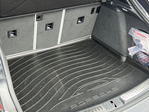 Certified 2025 Porsche Macan image 19