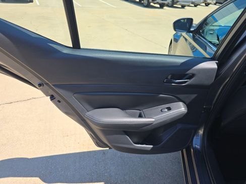Used 2025 Nissan Altima 2.5 SV FWD image 11