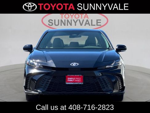 Used 2025 Toyota Camry SE FWD image 11