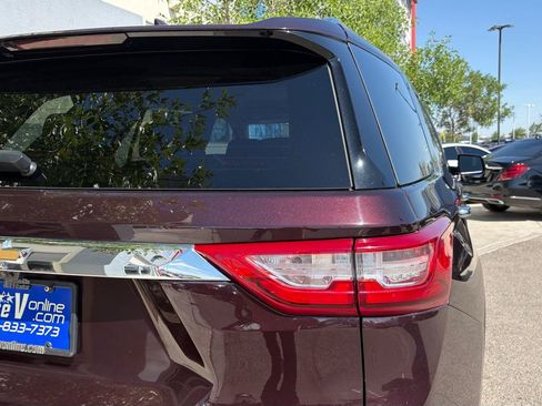 Used 2019 Chevrolet Traverse Premier w/ Driver Confidence II Package FWD image 7
