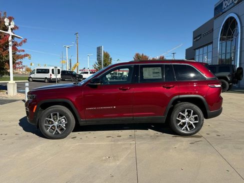 New 2025 Jeep Grand Cherokee Limited w/ Trailer Tow Package image 11