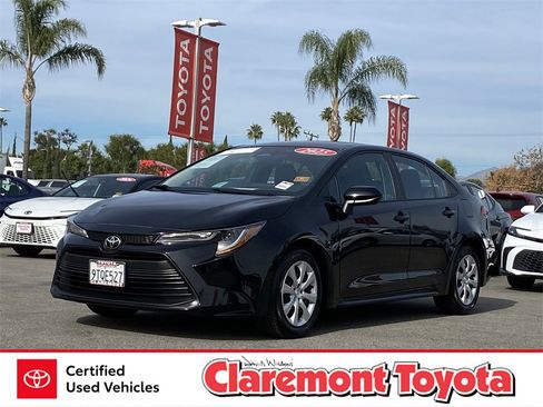 Certified 2025 Toyota Corolla LE image 1