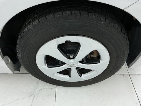Used 2015 Toyota Prius Two FWD image 43