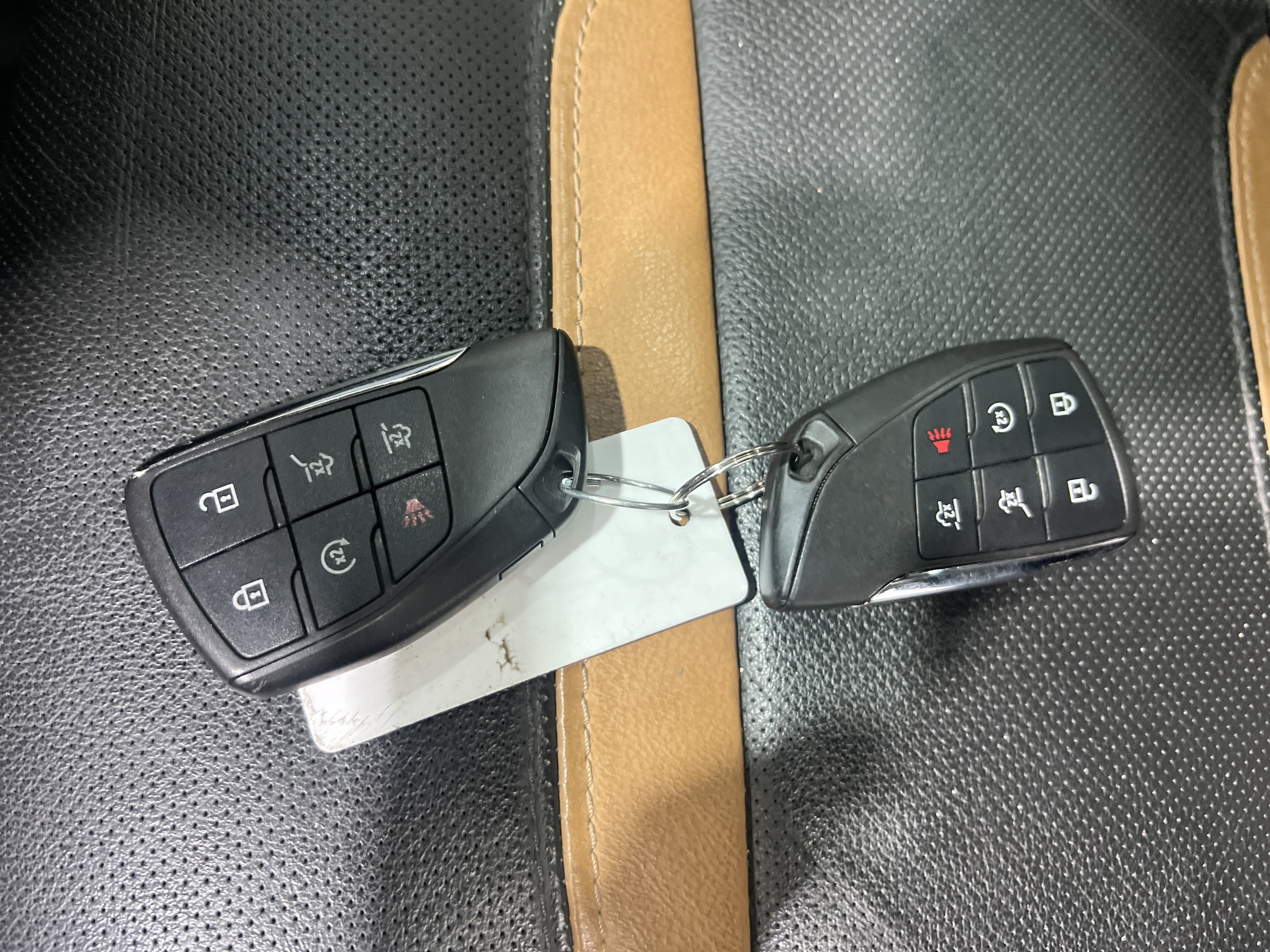 Used 2021 GMC Yukon AT4 w/ Technology Package AWD/4WD image 15