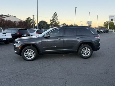 New 2025 Jeep Grand Cherokee Laredo X w/ Luxury Tech Group I image 9