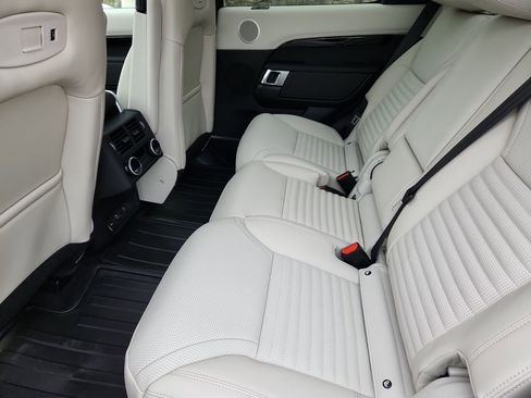 Used 2026 Land Rover Discovery S image 5