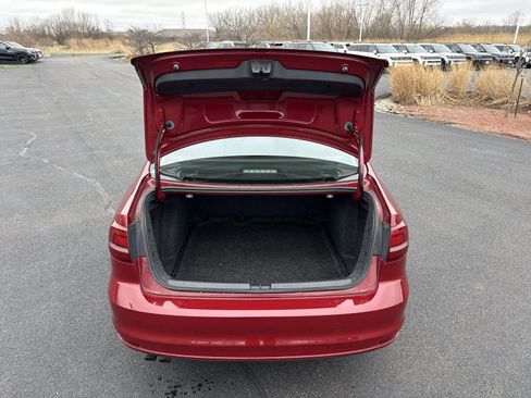 Used 2016 Volkswagen Jetta SE FWD image 22