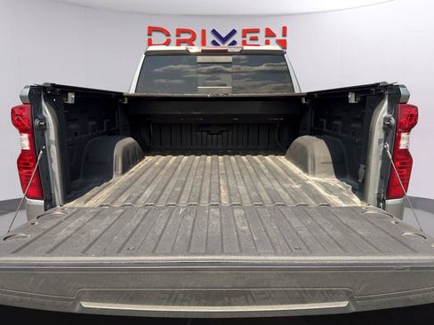 Used 2022 Chevrolet Silverado 1500 LT AWD/4WD image 50
