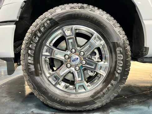 Used 2023 Ford F150 Lariat w/ Trailer Tow Package image 27