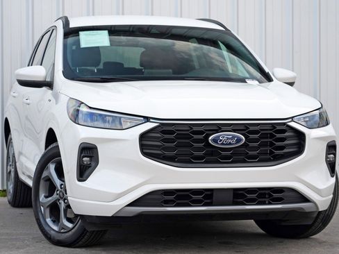 Used 2024 Ford Escape ST-Line Select AWD/4WD image 2