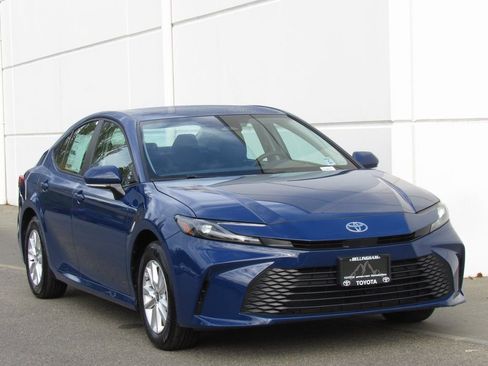 New 2025 Toyota Camry LE w/ Convenience Package AWD/4WD image 2