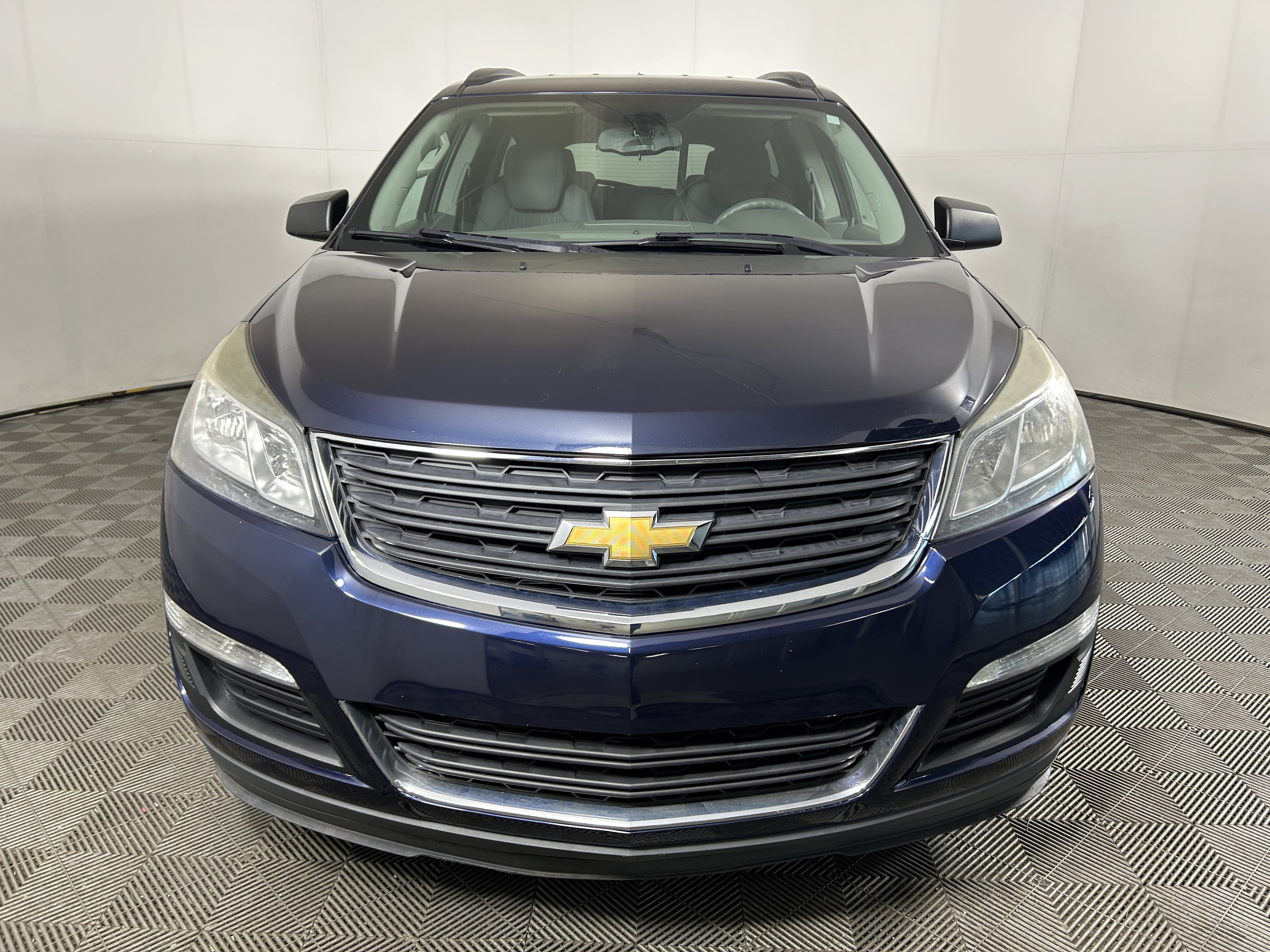 Used 2017 Chevrolet Traverse LS FWD image 6