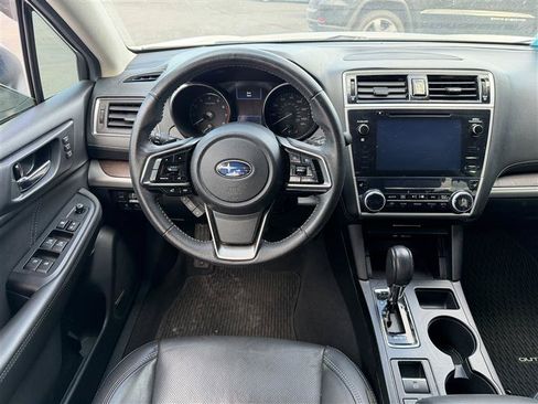 Used 2019 Subaru Outback 2.5i Limited AWD/4WD image 9