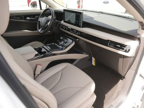 Used 2022 Lincoln Nautilus Reserve image 18