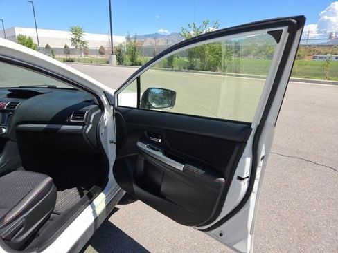 Used 2017 Subaru Crosstrek 2.0i Premium AWD/4WD image 19