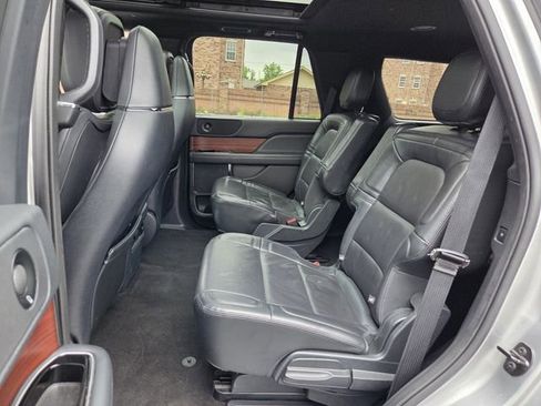 Used 2023 Lincoln Navigator Reserve AWD/4WD image 10