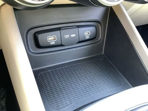 Used 2025 Hyundai Venue SEL FWD image 27