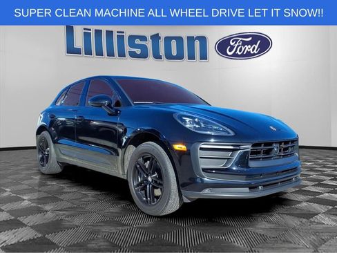 Used 2023 Porsche Macan Turbo image 1