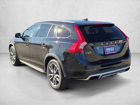 Used 2018 Volvo V60 T5 Cross Country Platinum image 8