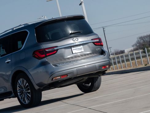 Used 2019 INFINITI QX80 Luxe w/ 22" Wheel Package image 6