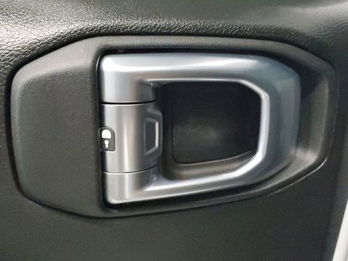 Used 2024 Jeep Gladiator Sport image 16