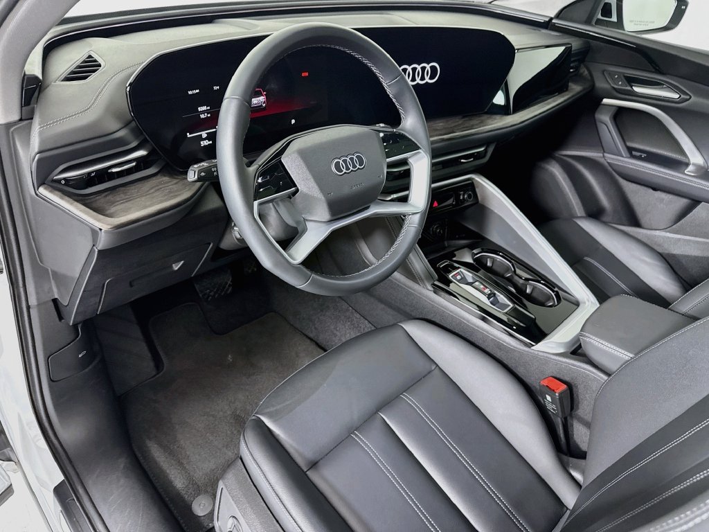 Certified 2025 Audi Q5 Premium w/ Convenience Package AWD/4WD image 9