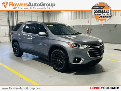 Used 2021 Chevrolet Traverse LT image 1