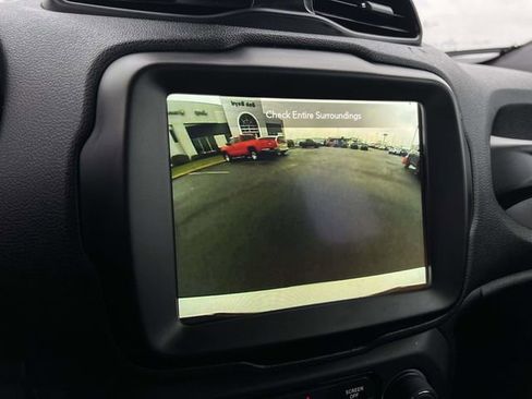 Certified 2022 Jeep Renegade Sport image 19