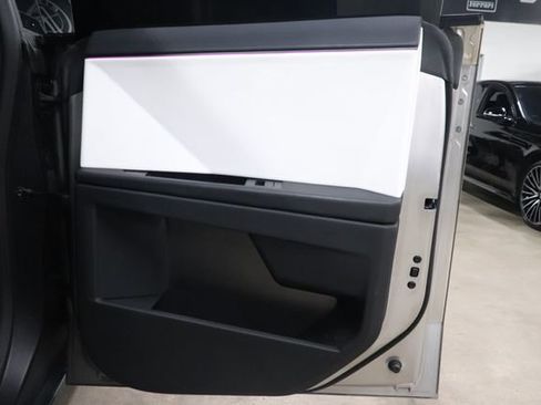 Used 2024 Tesla Cybertruck AWD Crew Cab image 19