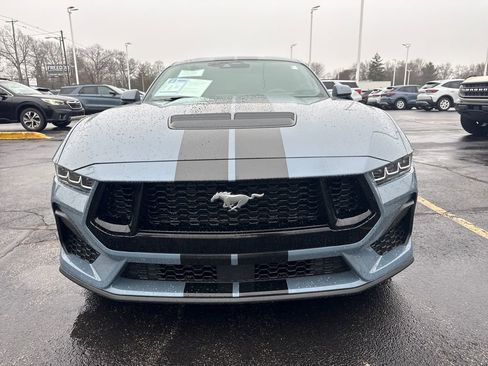 Used 2025 Ford Mustang GT image 3