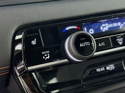 New 2026 Honda Pilot Sport image 25