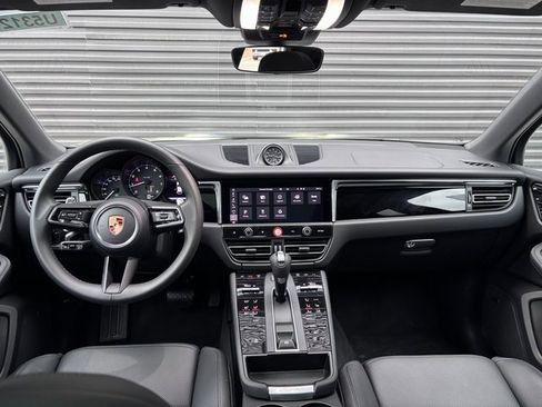 Certified 2026 Porsche Macan image 13