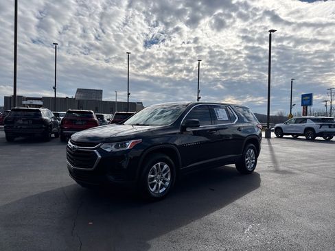 Used 2021 Chevrolet Traverse LS image 7
