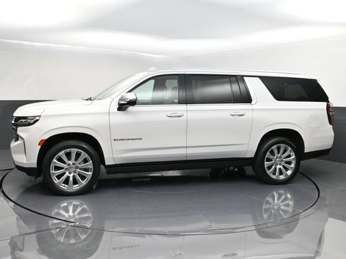 Certified 2022 Chevrolet Suburban Premier AWD/4WD image 4