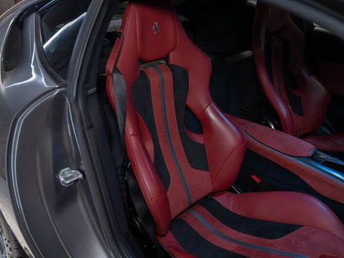 Used 2019 Ferrari 812 Superfast RWD image 41