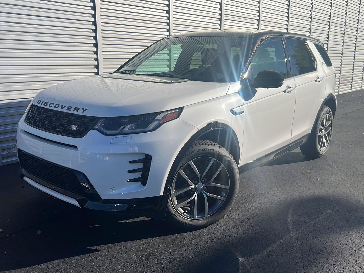New 2026 Land Rover Discovery Sport Landmark AWD/4WD image 1