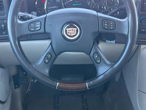 Used 2005 Cadillac Escalade ESV Platinum image 47