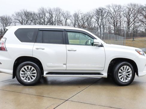 Used 2016 Lexus GX 460 w/ Premium Package image 5